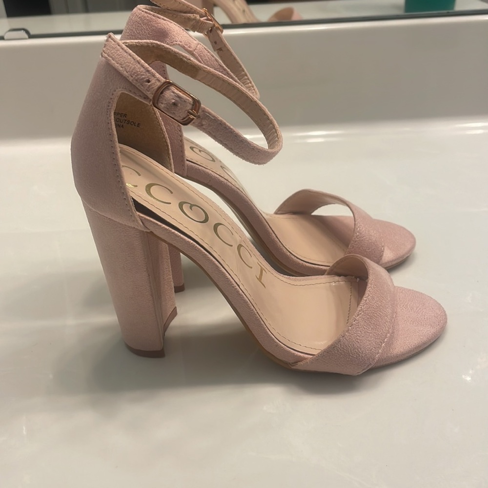 Cute CCOCCI velvet-y pink heels